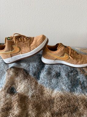 Nike Men’s Air Force 1 Happy Pinneapple